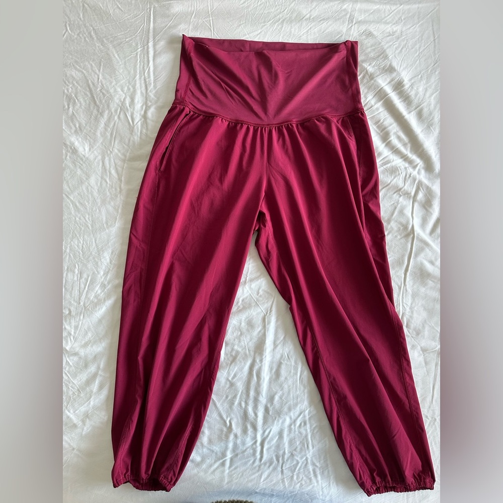 Lululemon Burgundy Om Pants, Size US 10